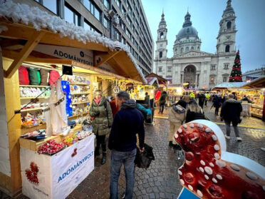 Megnyílt Adománypontunk az Advent Bazilika területén